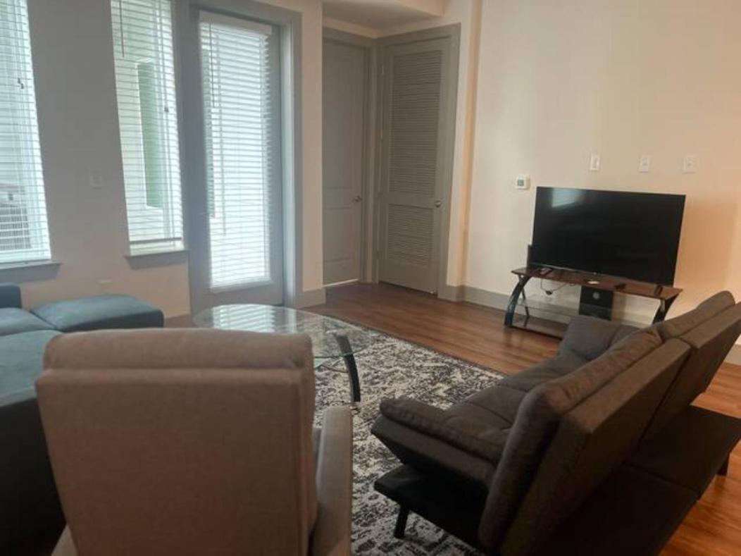 Resort-Style Apartments Near The Galleria Houston Room photo