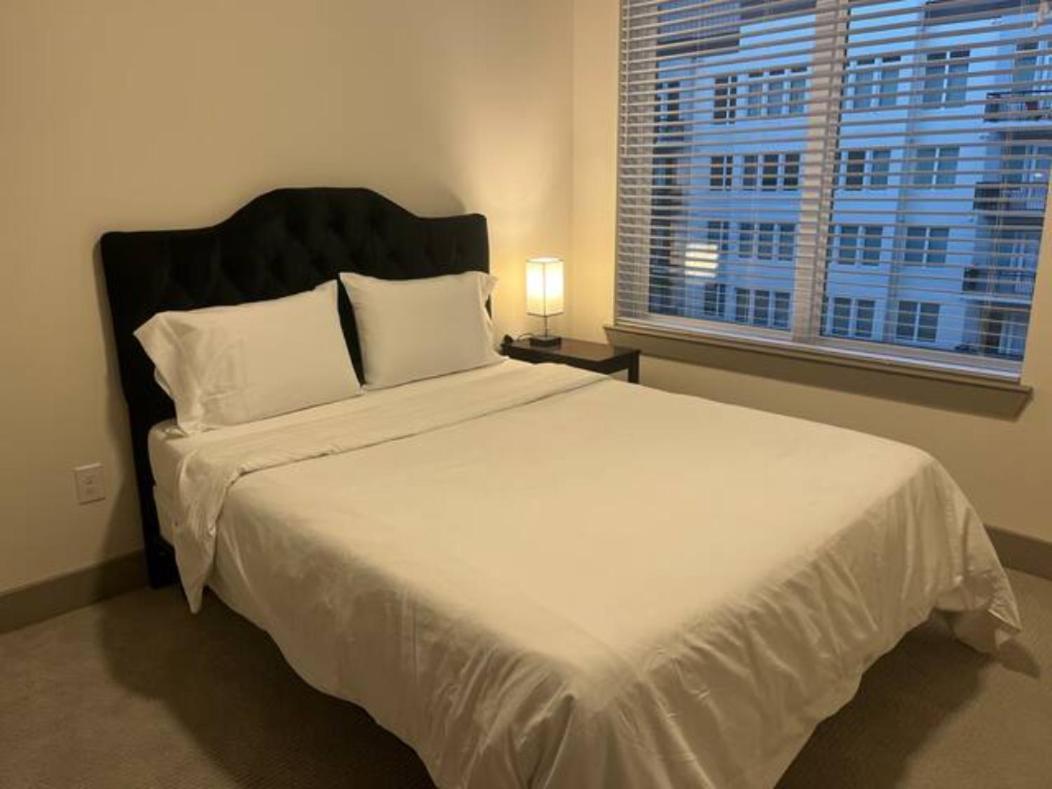 Resort-Style Apartments Near The Galleria Houston Room photo