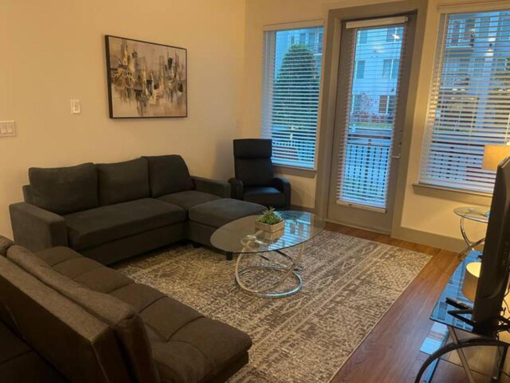 Resort-Style Apartments Near The Galleria Houston Room photo