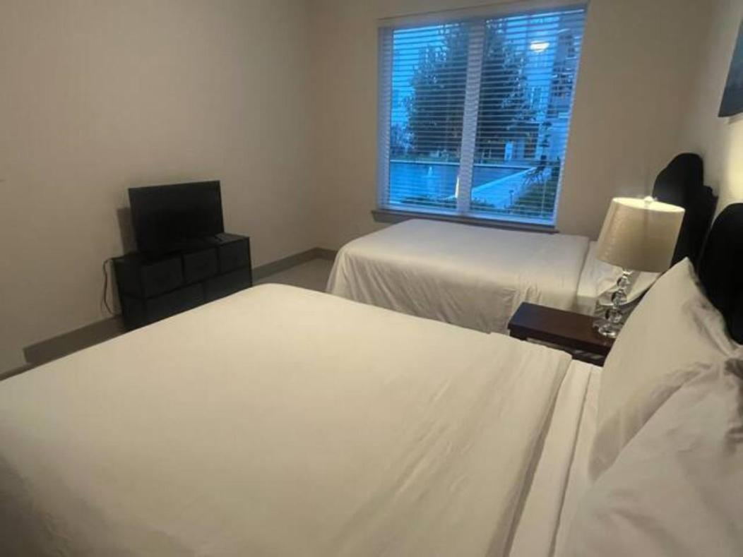 Resort-Style Apartments Near The Galleria Houston Room photo