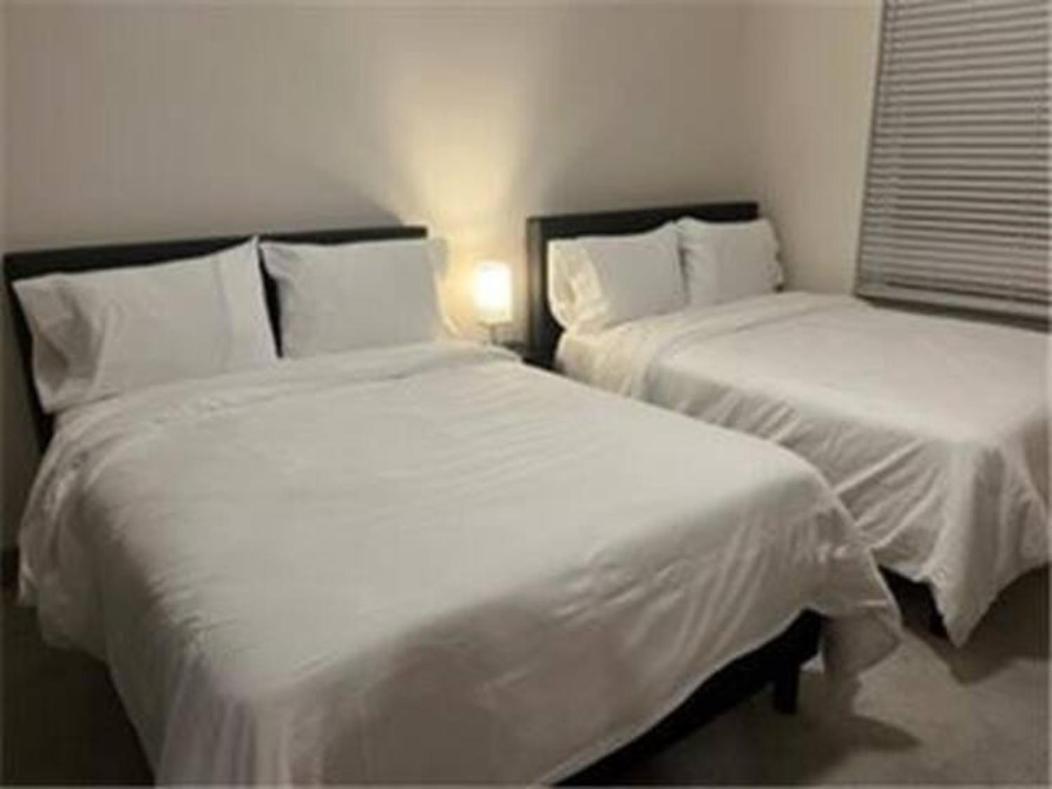 Resort-Style Apartments Near The Galleria Houston Room photo