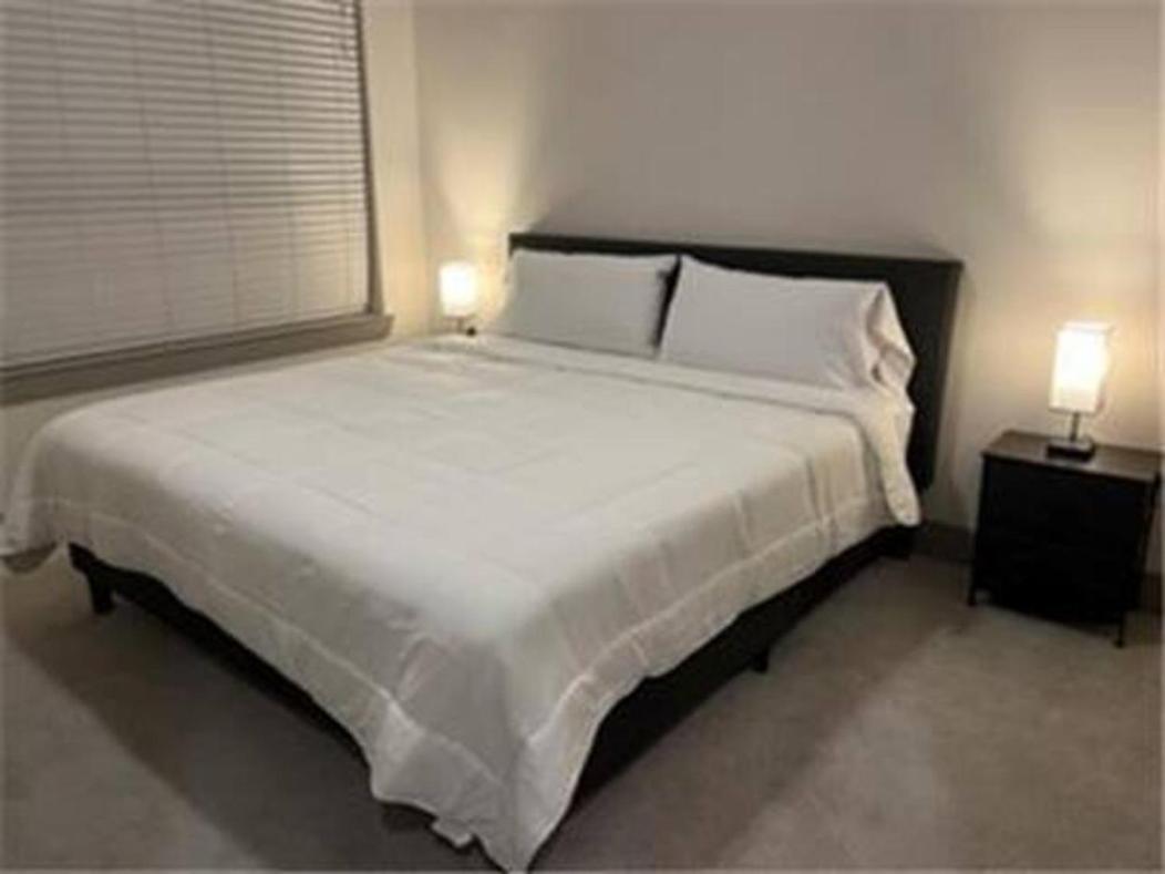 Resort-Style Apartments Near The Galleria Houston Room photo