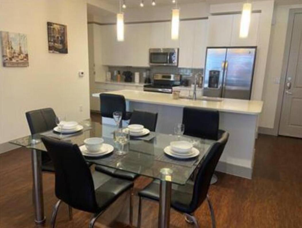 Resort-Style Apartments Near The Galleria Houston Room photo