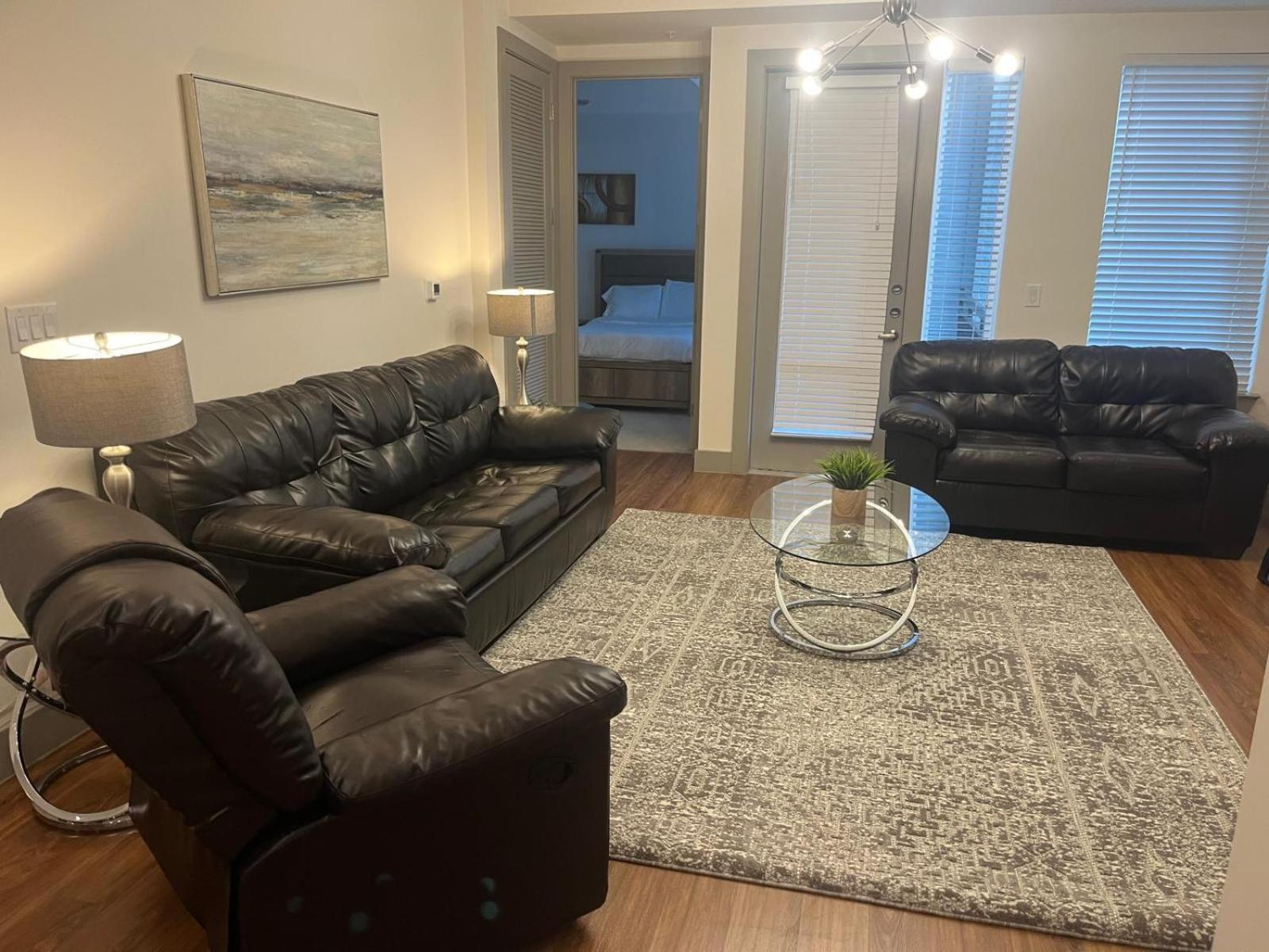 Resort-Style Apartments Near The Galleria Houston Room photo
