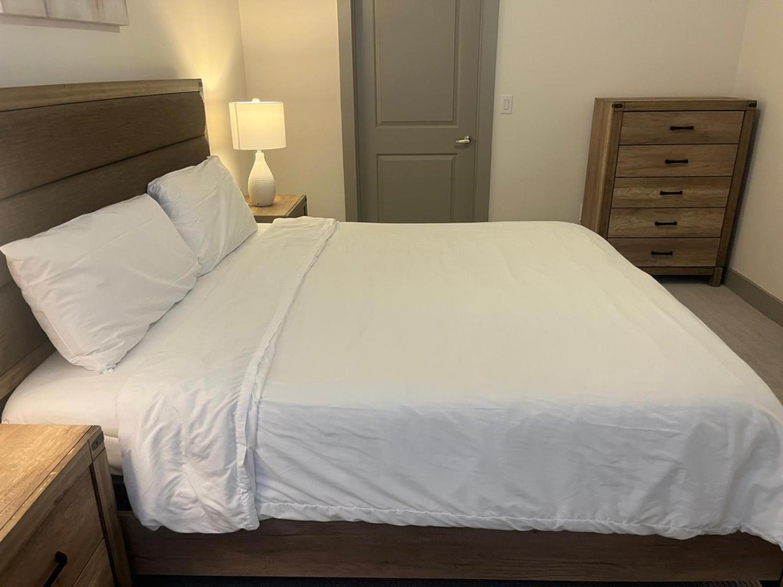 Resort-Style Apartments Near The Galleria Houston Room photo